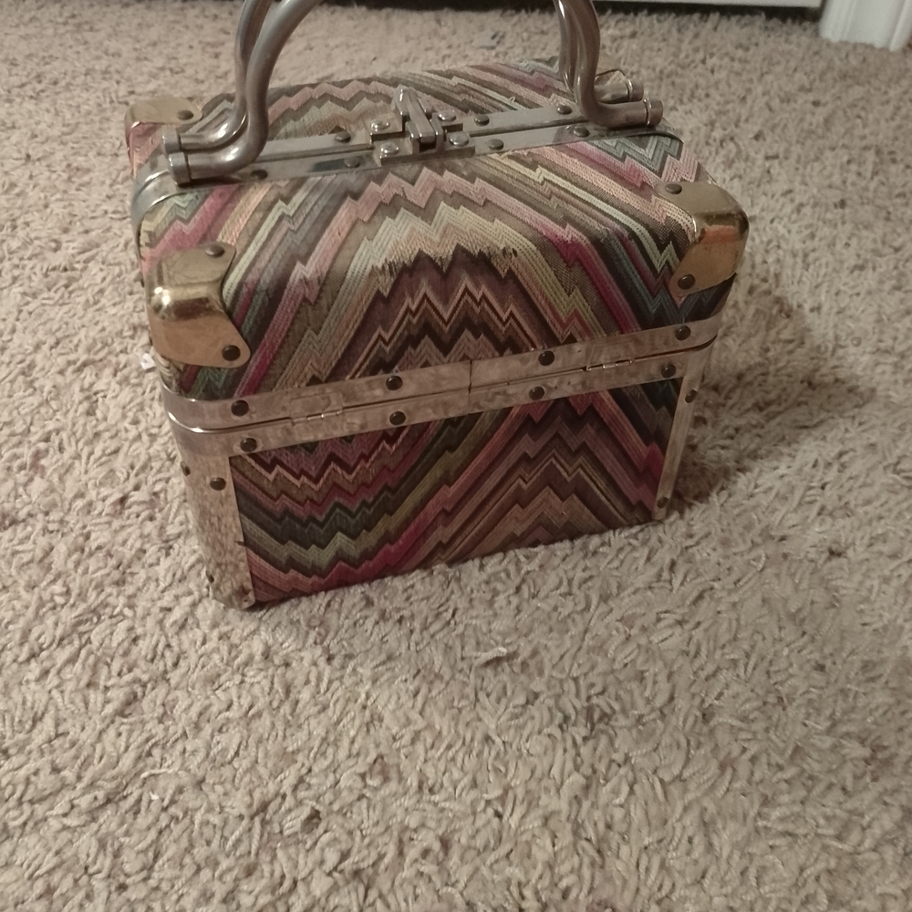 Delill Multicolor Chevron Pattern Women's Bag